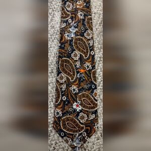 Looney Tunes Mania Men's Necktie, Gold With Looney Tunes Characters, Silk